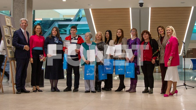 Nagrade za 100 minijatura